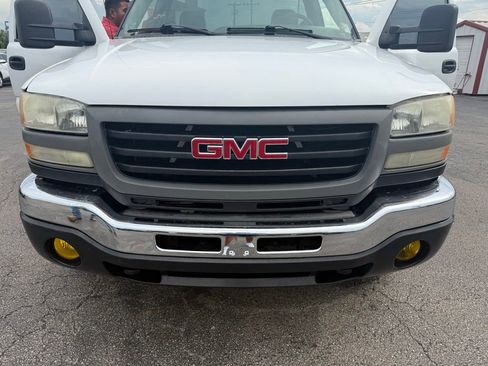 Used 2007 GMC Sierra 2500 W/T RWD image 8