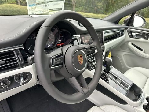 Certified 2026 Porsche Macan S AWD/4WD image 10