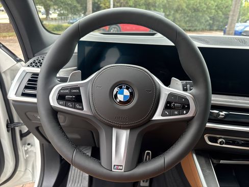 Used 2026 BMW X5 xDrive40i w/ M Sport Package AWD/4WD image 16