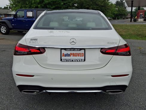 Used 2022 Mercedes-Benz E 350 4MATIC Sedan image 5