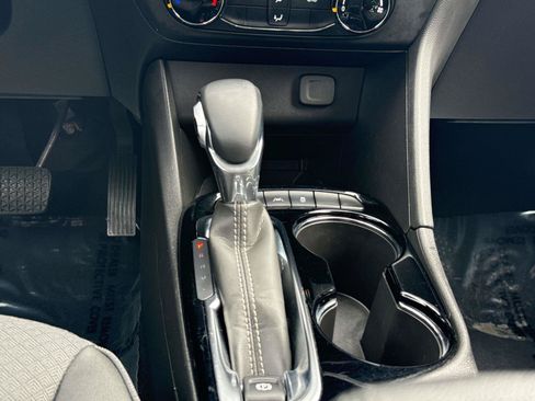 Used 2025 Buick Encore GX Preferred FWD image 19
