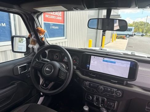 Used 2026 Jeep Wrangler Sport AWD/4WD image 11