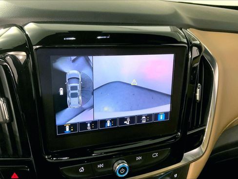 Used 2023 Chevrolet Traverse Premier image 21