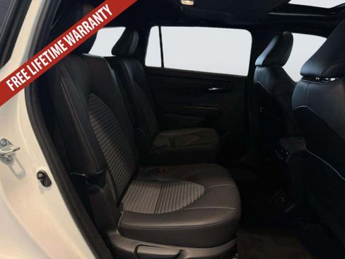 Used 2021 Toyota Highlander XSE FWD image 36