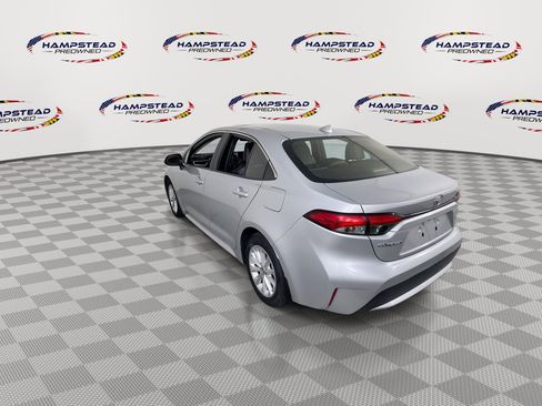 Used 2020 Toyota Corolla XLE image 6