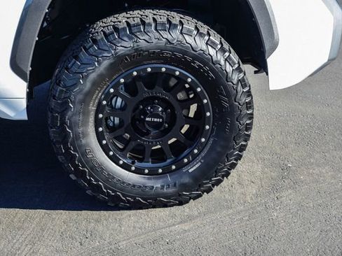 Used 2022 Toyota Tundra Limited image 10