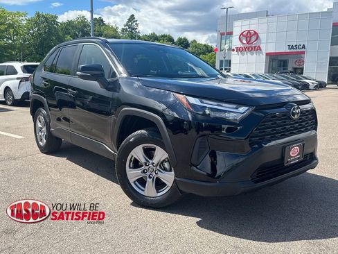 Used 2025 Toyota RAV4 XLE AWD/4WD image 1