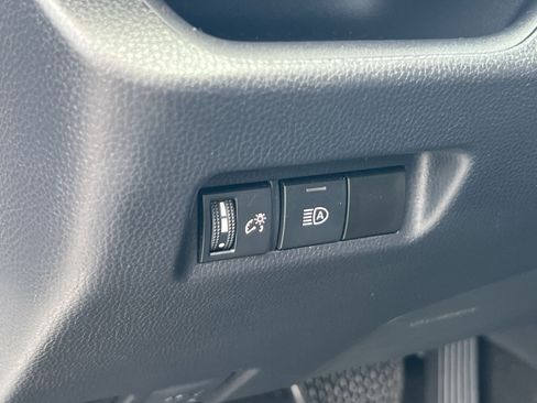 Used 2025 Toyota RAV4 LE AWD/4WD image 31