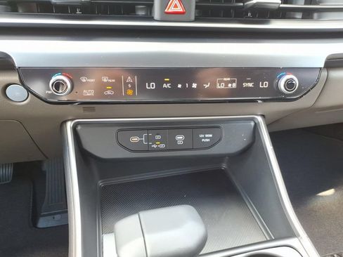 New 2026 Kia Carnival FWD image 16