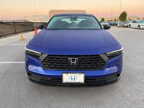 Used 2025 Honda Accord Sport image 2