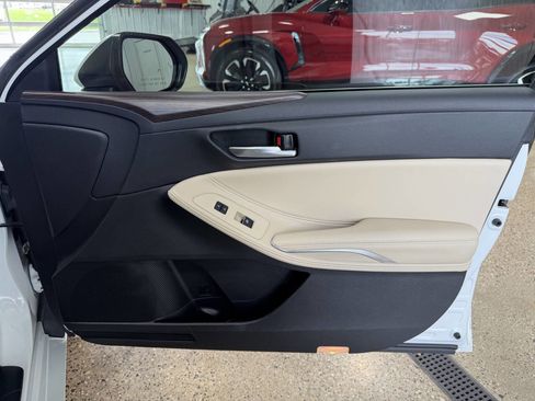 Used 2021 Toyota Avalon XLE FWD image 34