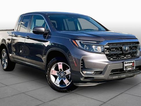 Certified 2025 Honda Ridgeline RTL image 3