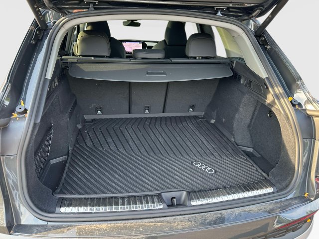 Certified 2025 Audi Q5 Premium AWD/4WD image 13