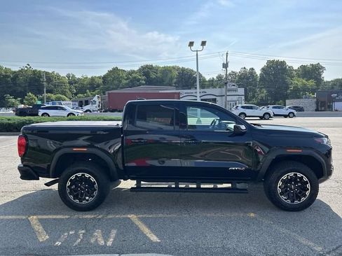 Used 2026 GMC Canyon AT4 AWD/4WD image 9