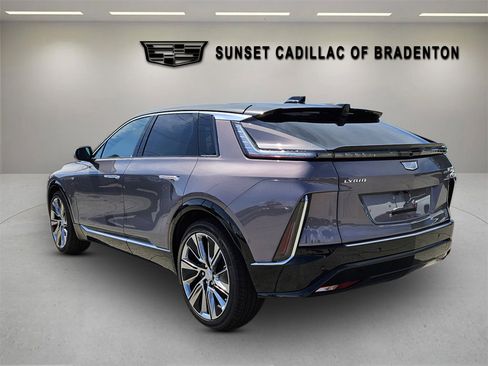 New 2025 Cadillac Lyriq Luxury image 5