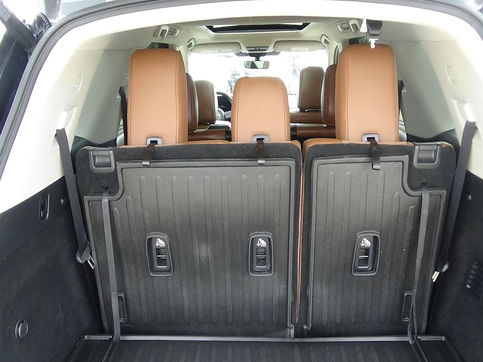 Used 2023 Nissan Pathfinder Platinum w/ Cargo Package AWD/4WD image 10
