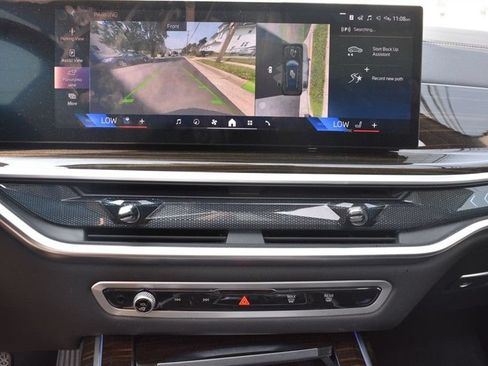 Used 2025 BMW X7 xDrive40i AWD/4WD image 17