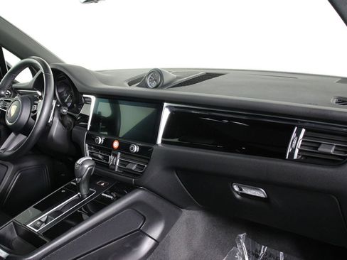 Certified 2023 Porsche Macan AWD/4WD image 24