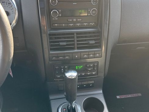 Used 2008 Ford Explorer Sport Trac Limited image 15