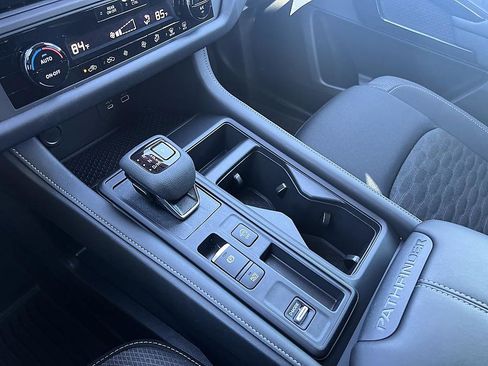 Certified 2025 Nissan Pathfinder S image 25