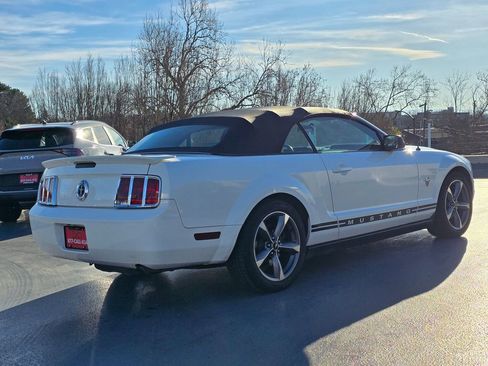 Used 2009 Ford Mustang V6 image 3