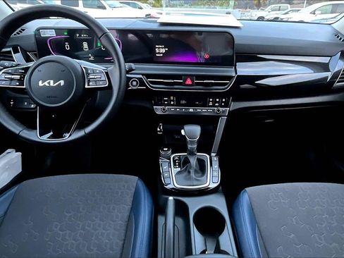Certified 2025 Kia Seltos S image 11