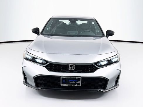 Used 2025 Honda Civic Sport image 2