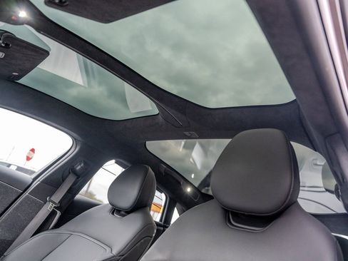 Used 2024 Lucid Air Touring image 18