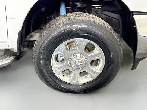 Used 2024 RAM 2500 Big Horn w/ Off Road Package AWD/4WD image 31