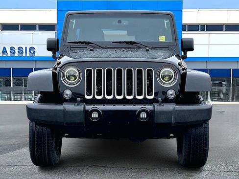Used 2016 Jeep Wrangler Unlimited Sahara w/ Connectivity Group image 2
