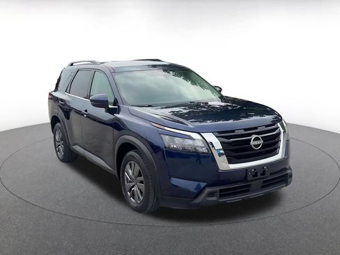 Used 2025 Nissan Pathfinder SV AWD/4WD image 3