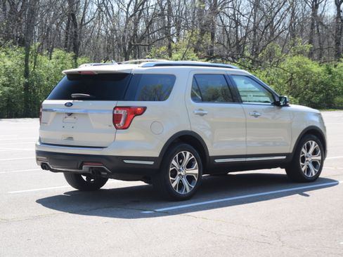 Used 2018 Ford Explorer Platinum image 29