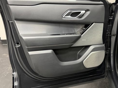 Used 2021 Land Rover Range Rover Velar R-Dynamic S image 19