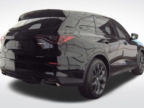 Used 2023 BMW 760i xDrive w/ Executive Package image 9