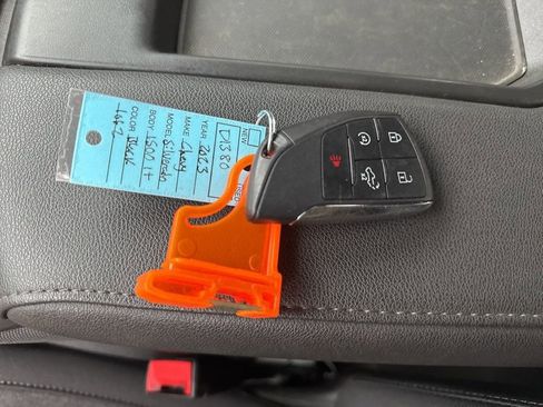 Used 2023 Chevrolet Silverado 1500 LT AWD/4WD image 11