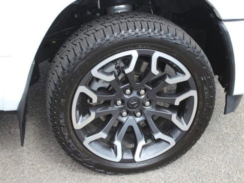 Used 2025 RAM 1500 Limited w/ Off Road Group image 40