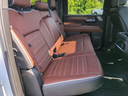 Used 2024 GMC Sierra 3500 Denali Ultimate AWD/4WD image 33