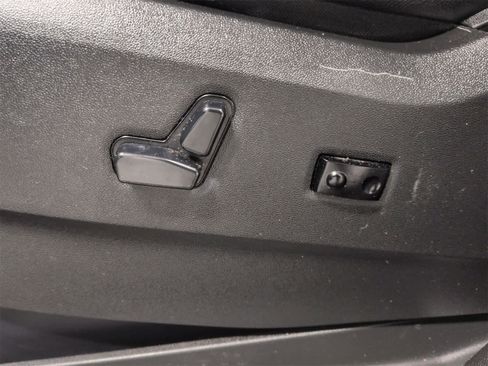 Certified 2018 Dodge Grand Caravan SXT w/ Driver Convenience Group image 18