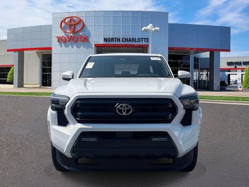 Used 2026 Toyota Tacoma SR5 AWD/4WD image 3