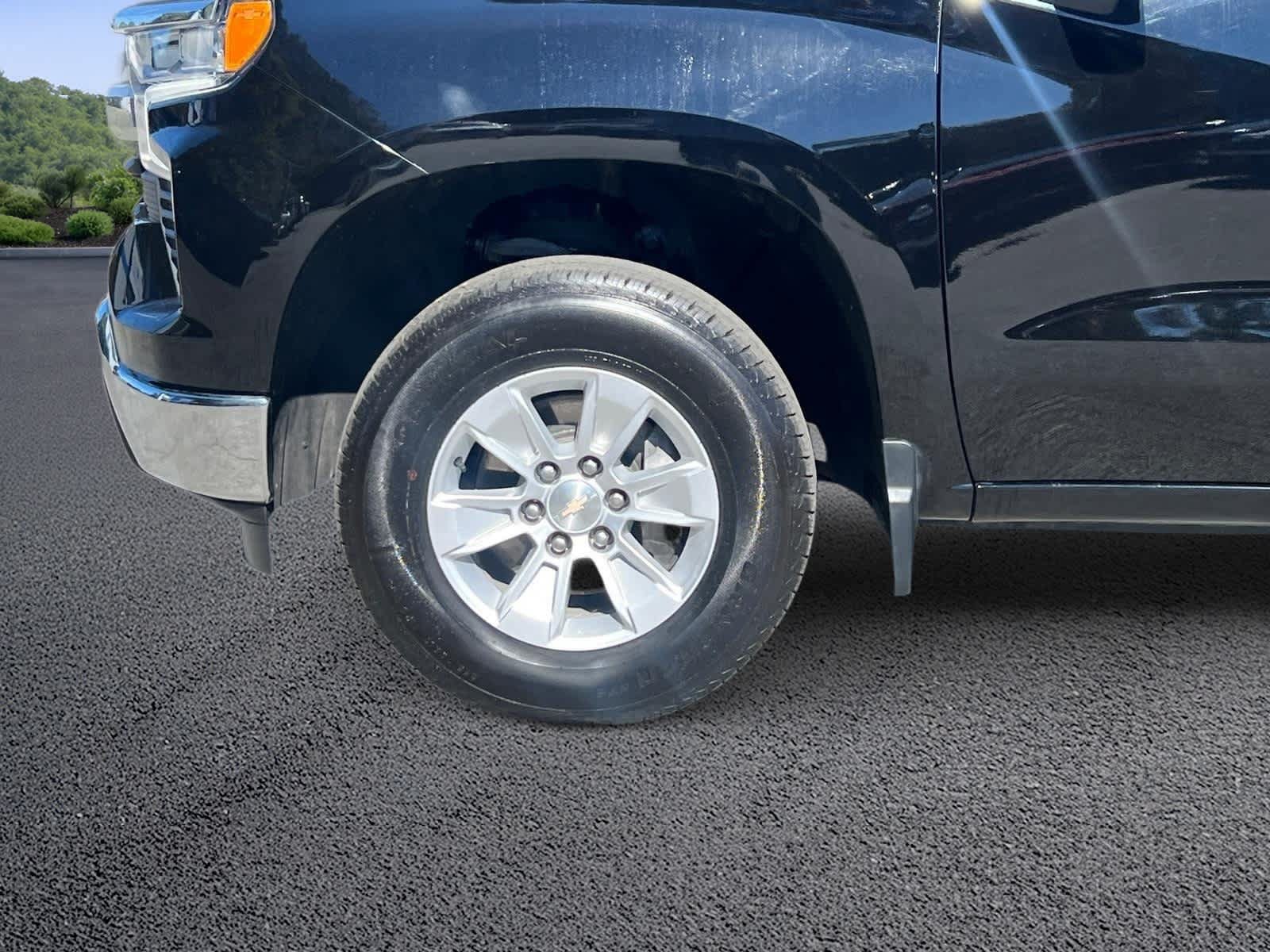 Certified 2024 Chevrolet Silverado 1500 LT AWD/4WD image 11
