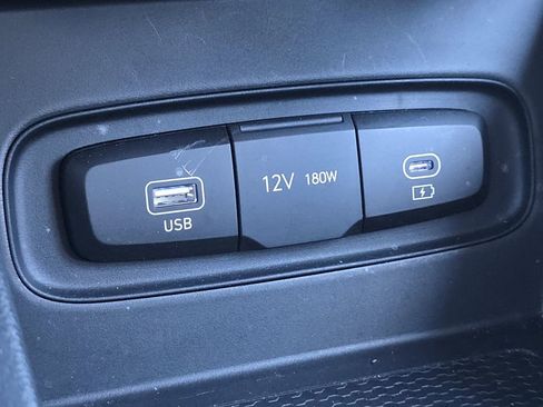 Used 2024 Hyundai Venue SE image 27