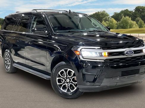 Used 2024 Ford Expedition Max XLT AWD/4WD image 2