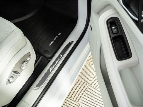 New 2026 Porsche Macan S AWD/4WD image 26