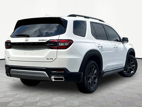 Used 2023 Honda Pilot Elite image 6