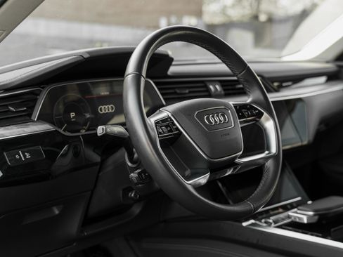 Certified 2024 Audi Q8 e-tron Premium Plus image 9