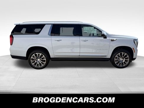 New 2026 GMC Yukon XL Denali w/ Denali Reserve Package AWD/4WD image 2