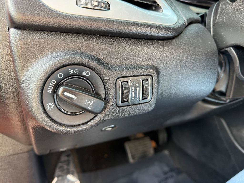 Used 2013 Dodge Dart SXT FWD image 32