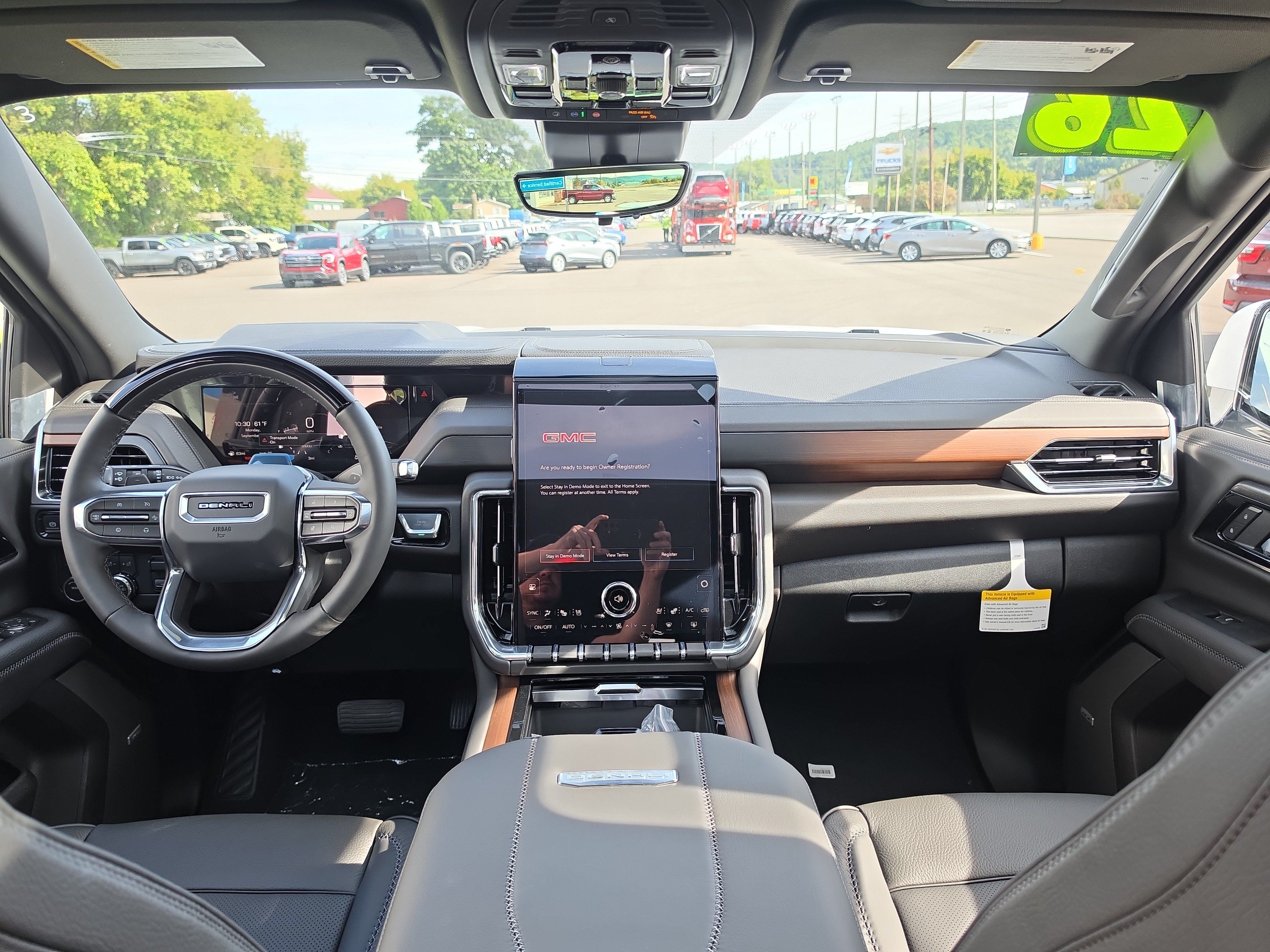 New 2026 GMC Yukon Denali w/ Advanced Technology Package AWD/4WD image 18