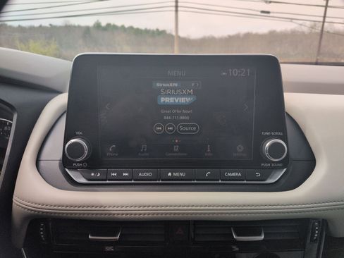 Used 2023 Nissan Rogue SL image 10