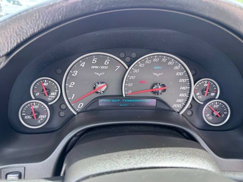 Used 2007 Chevrolet Corvette Convertible w/ Preferred Equipment Group RWD image 19